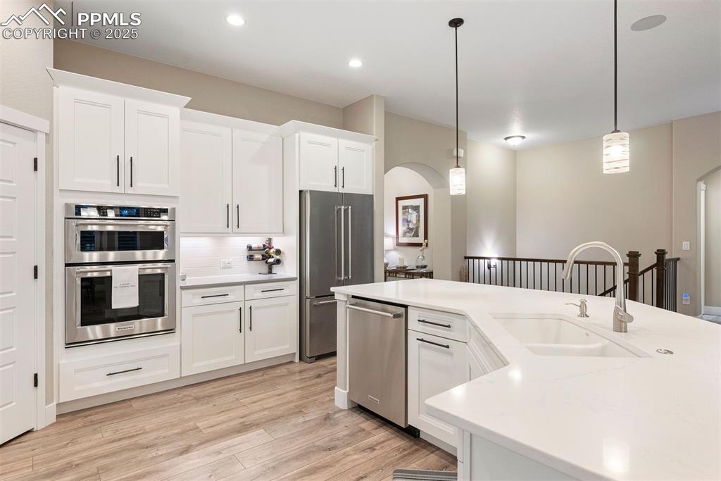 Image 13 of 42: Kitchen