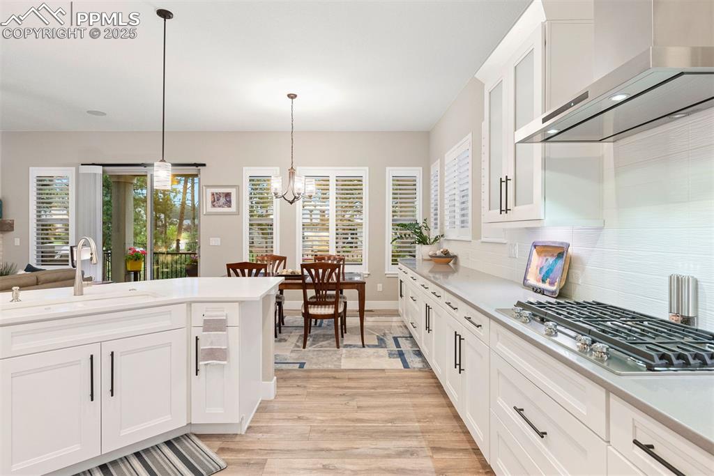 Image 14 of 42: Kitchen