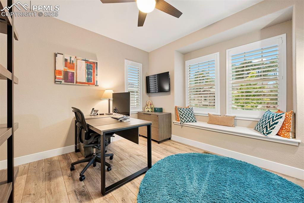 Image 4 of 42: Office