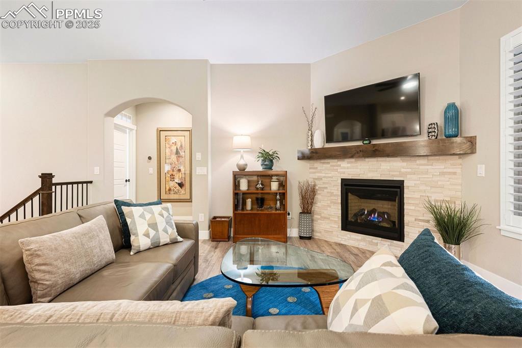 Image 7 of 42: Living Room