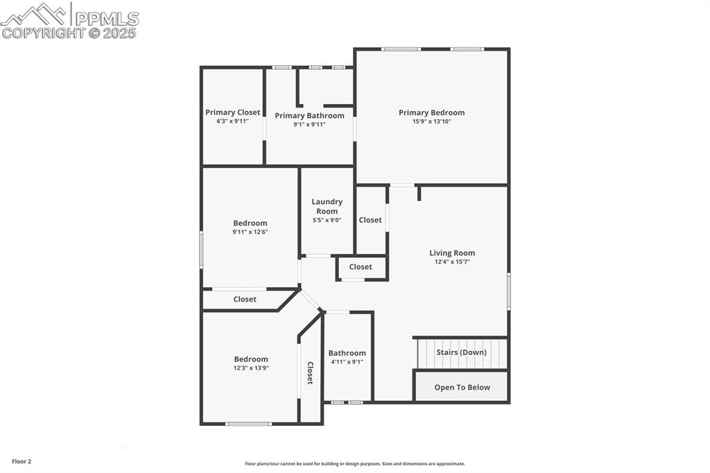 Image 34 of 37: View of room layout