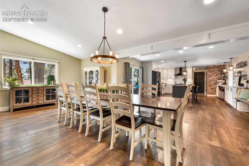 Image 11 of 50: Dining Room