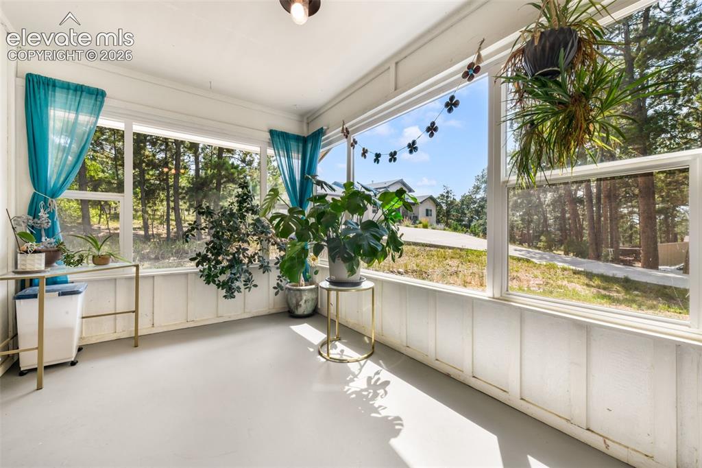 Image 16 of 50: Sun Room