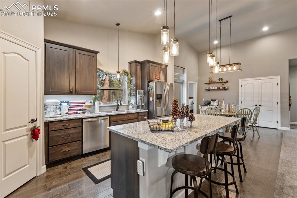 Image 16 of 35: Kitchen