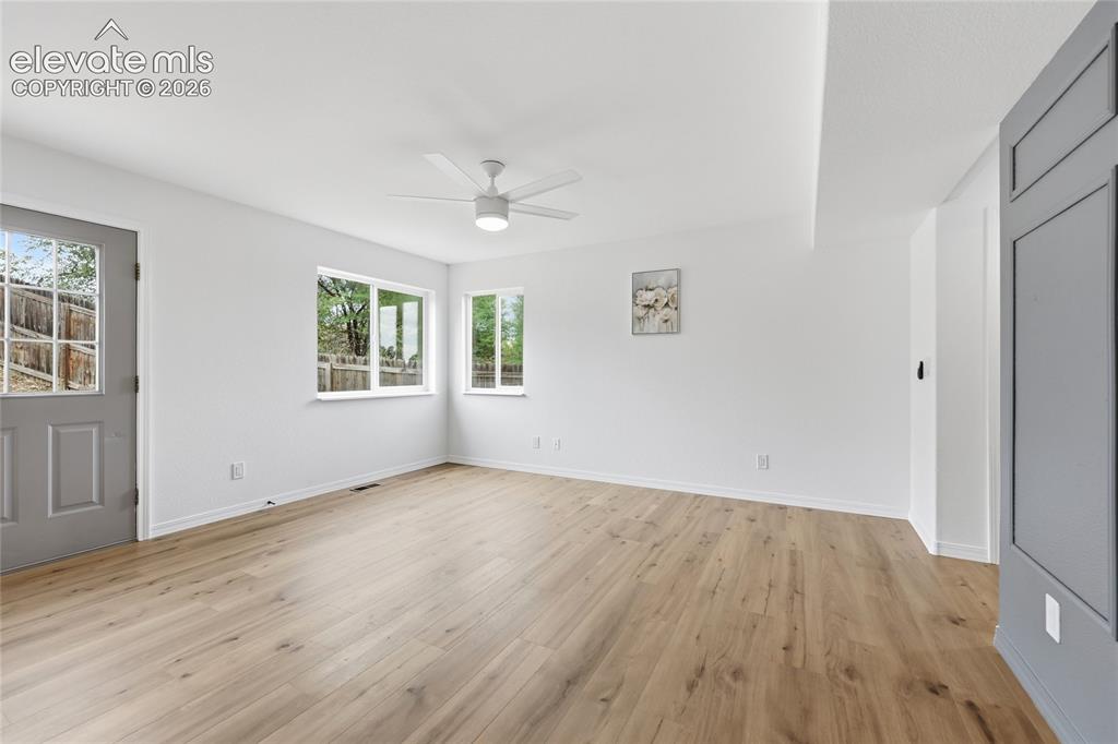 Image 12 of 30: Family Room