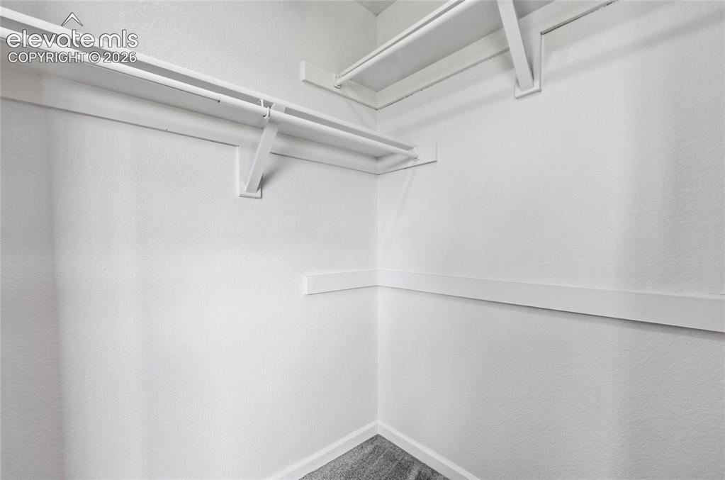 Image 18 of 30: Closet