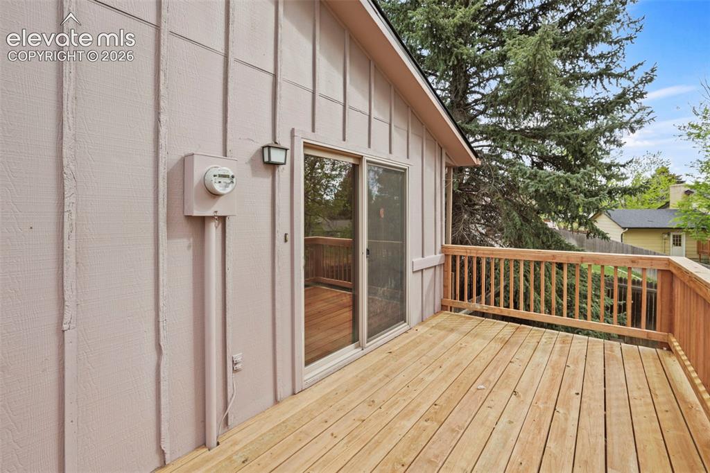 Image 45 of 50: Deck