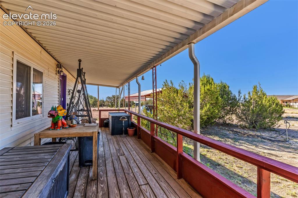 Image 9 of 44: Deck
