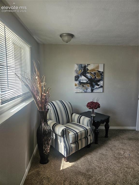 Image 5 of 11: Sitting Room