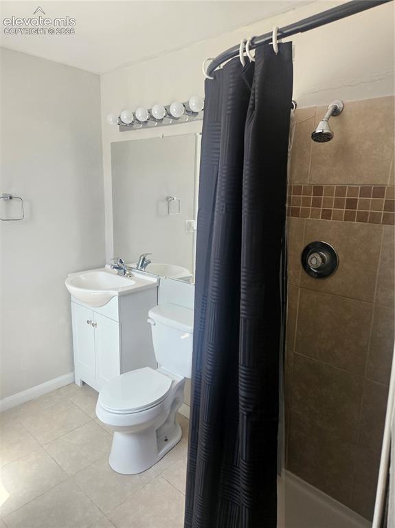 Image 6 of 11: Bathroom