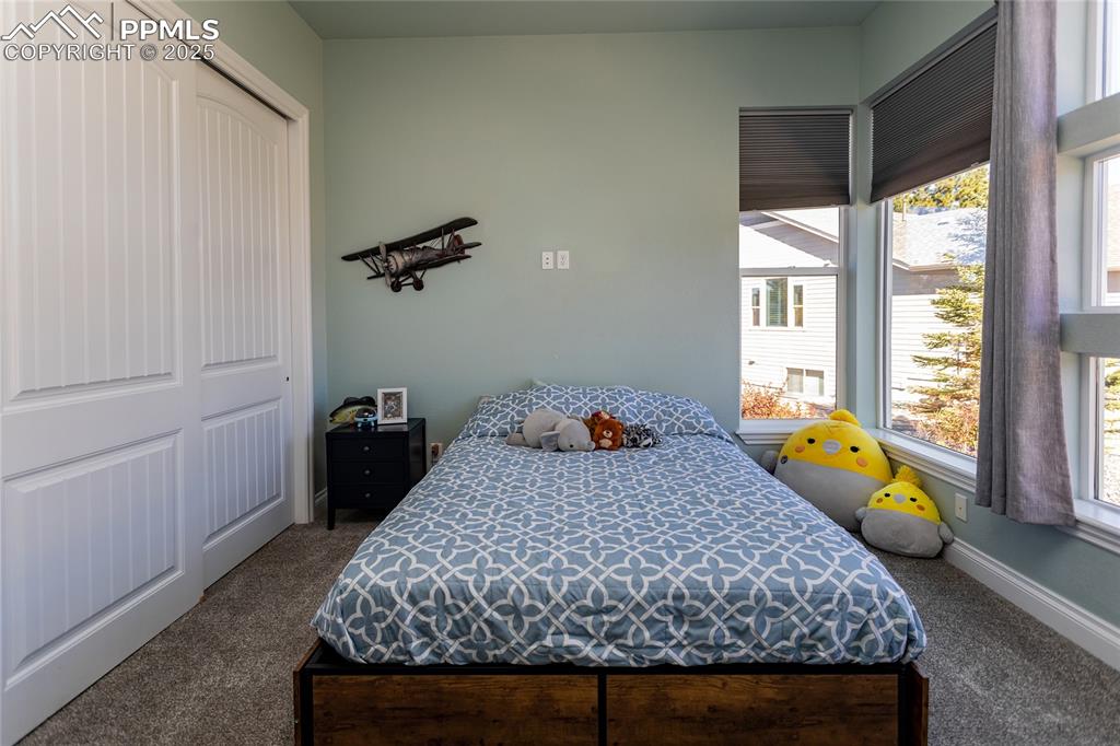 Image 22 of 45: Bedroom