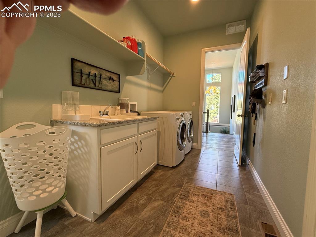 Image 24 of 45: Laundry