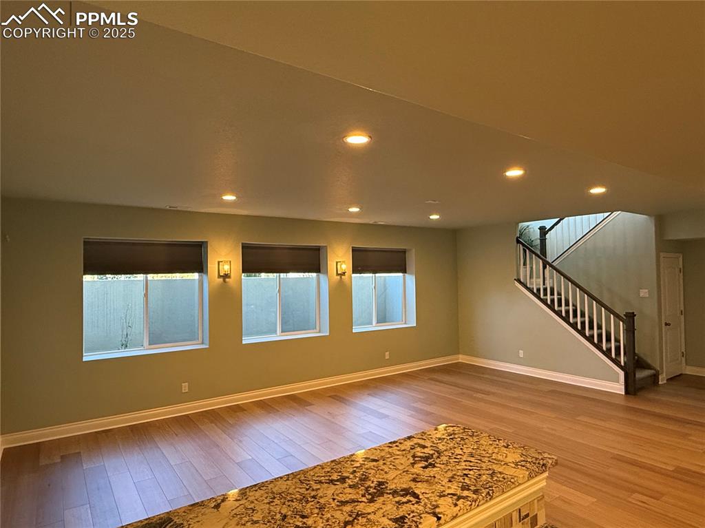 Image 26 of 45: Living Room