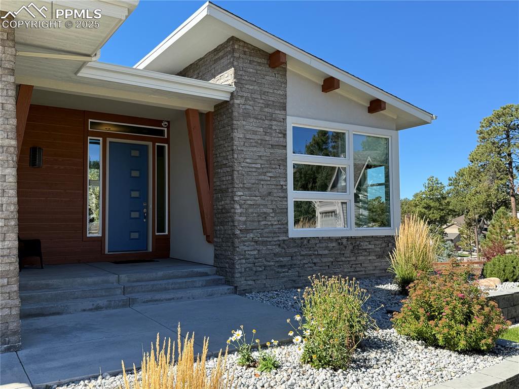 Image 44 of 45: Entry