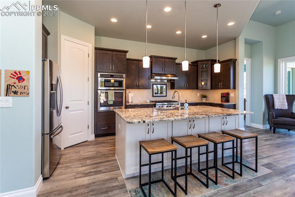 Image 7 of 45: Kitchen