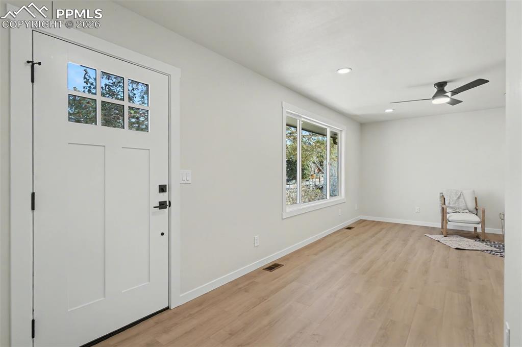 Image 4 of 24: Entry