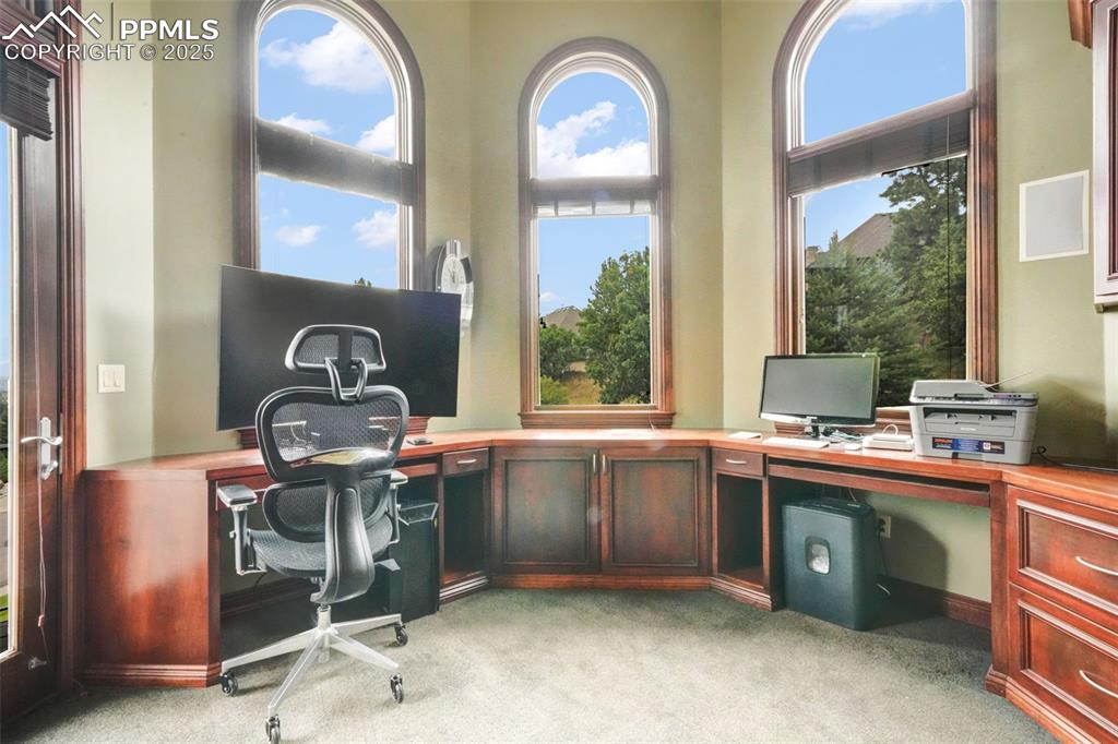 Image 6 of 50: Office