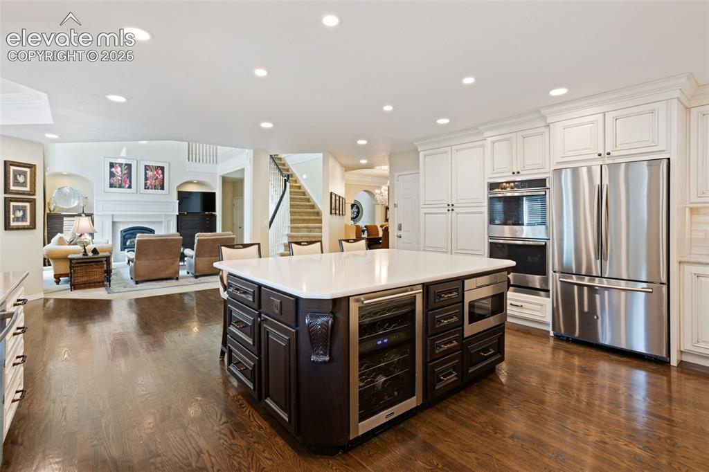Image 16 of 50: Kitchen