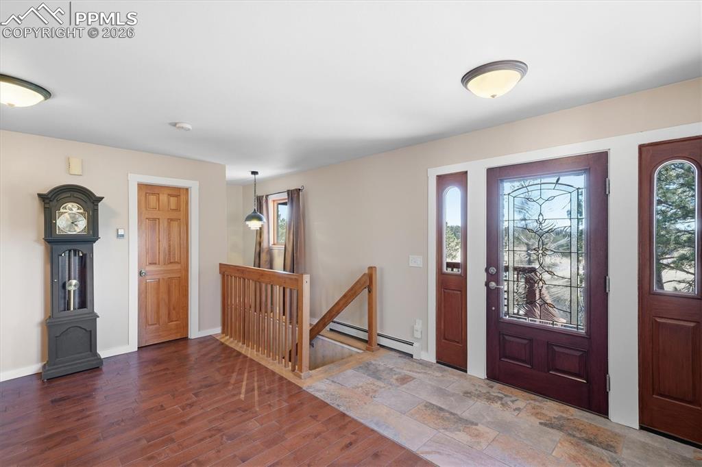 Image 5 of 50: Entry