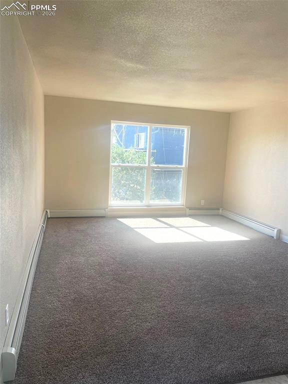 Image 19 of 28: Living Room