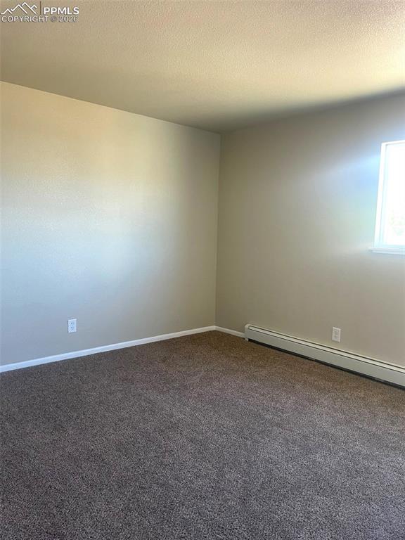 Image 22 of 28: large bedroom #1