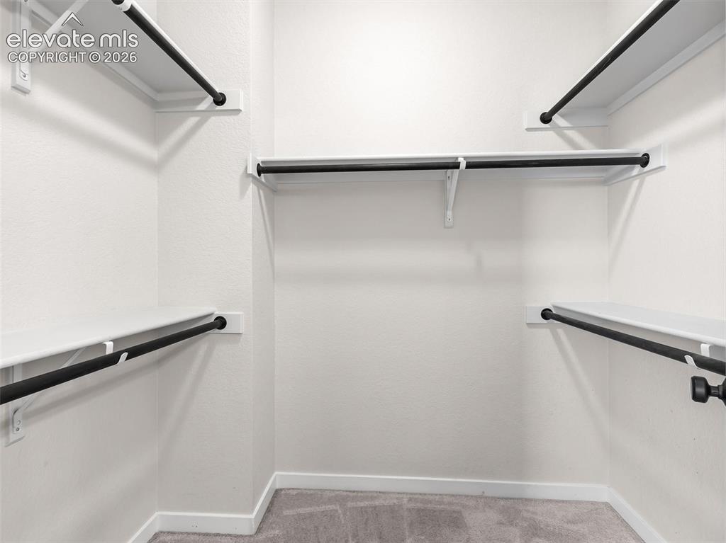 Image 16 of 33: Closet
