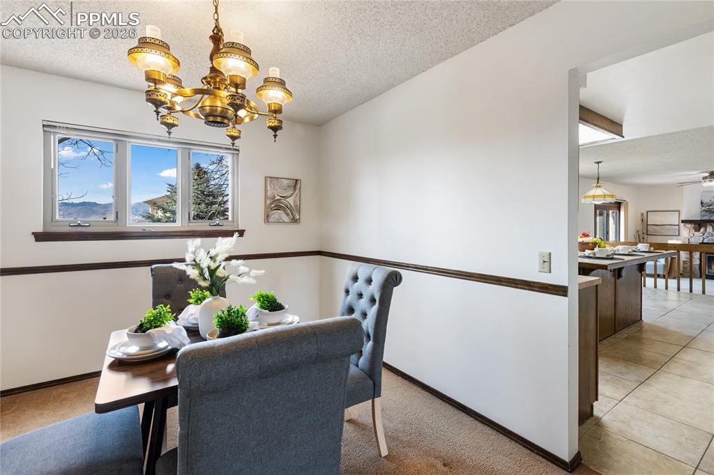 Image 10 of 39: Dining Area