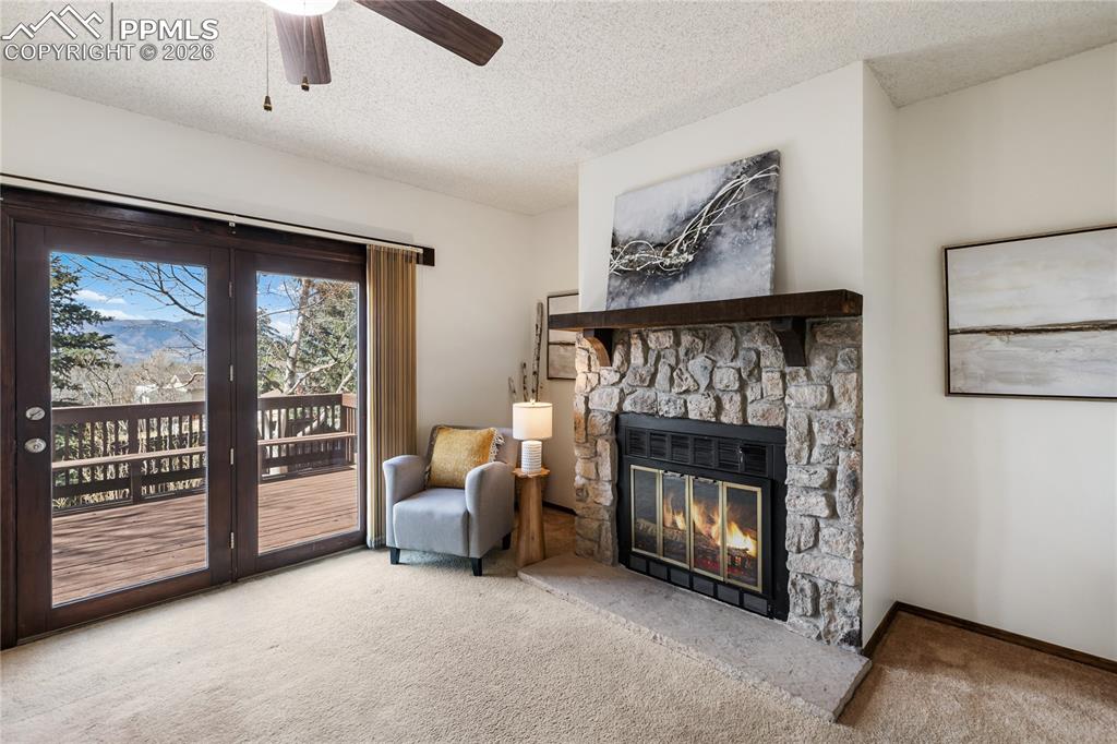 Image 18 of 39: Sitting Room