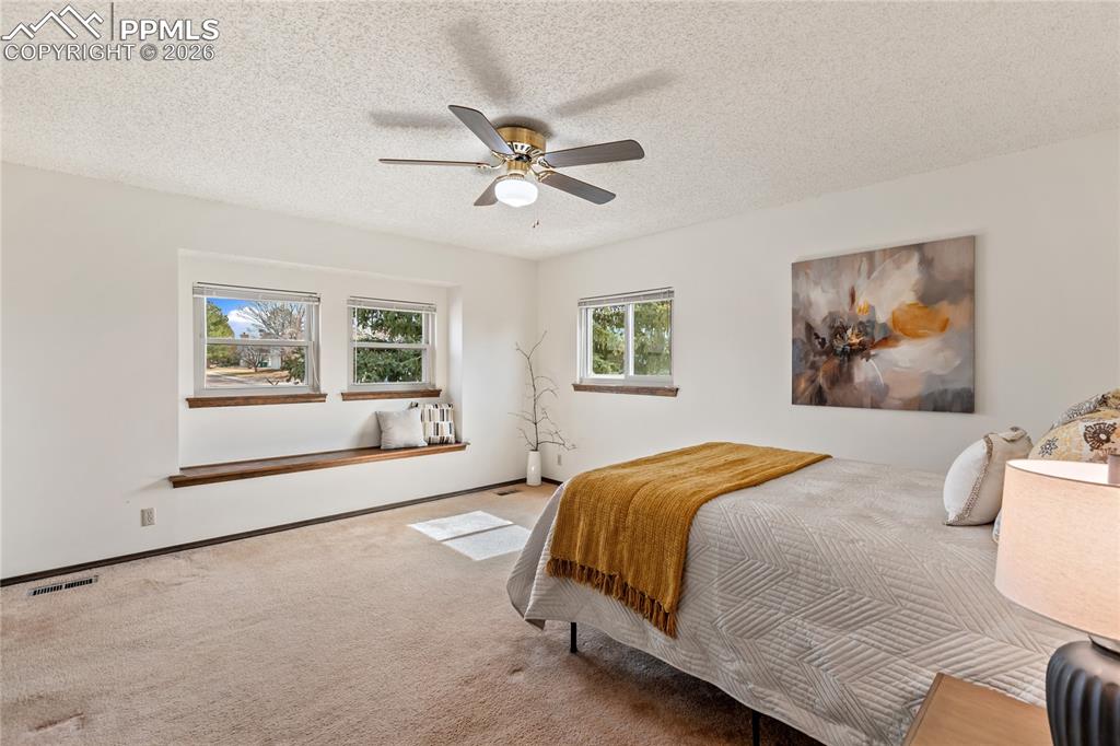 Image 21 of 39: Bedroom