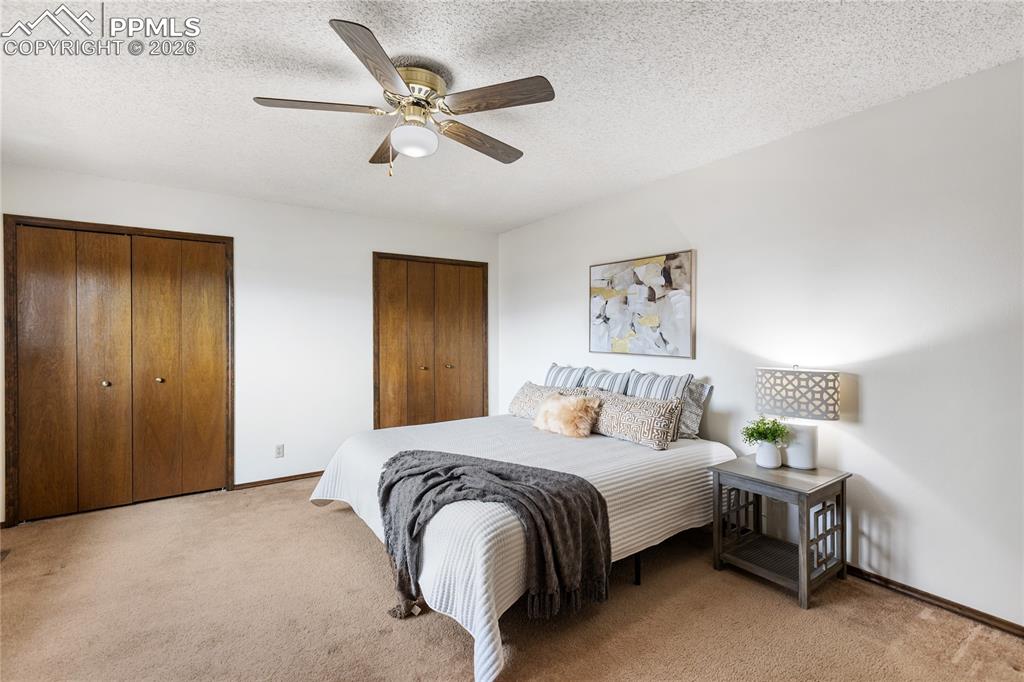 Image 25 of 39: Bedroom