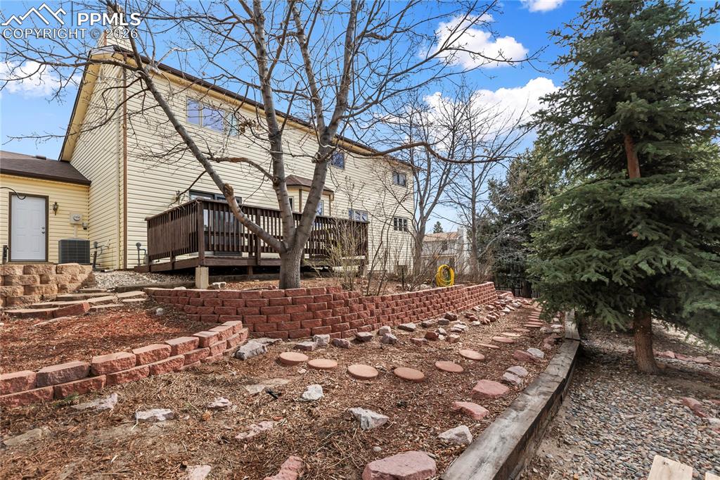 Image 35 of 39: Back of Structure