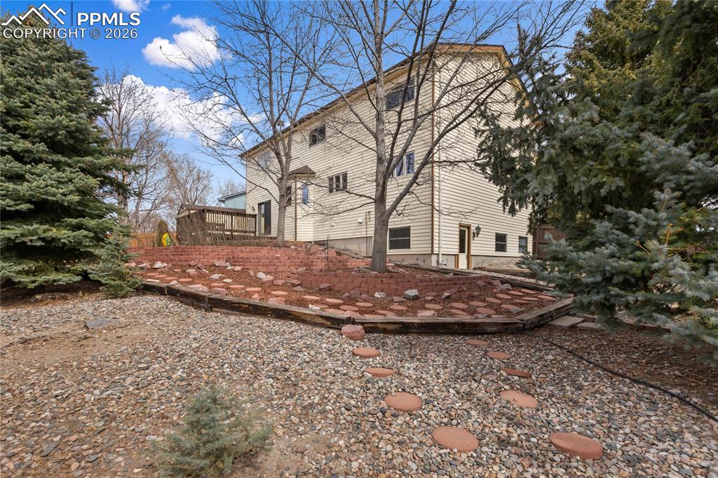 Image 4 of 39: Side of Structure