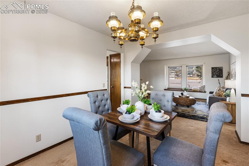 Image 9 of 39: Dining Area