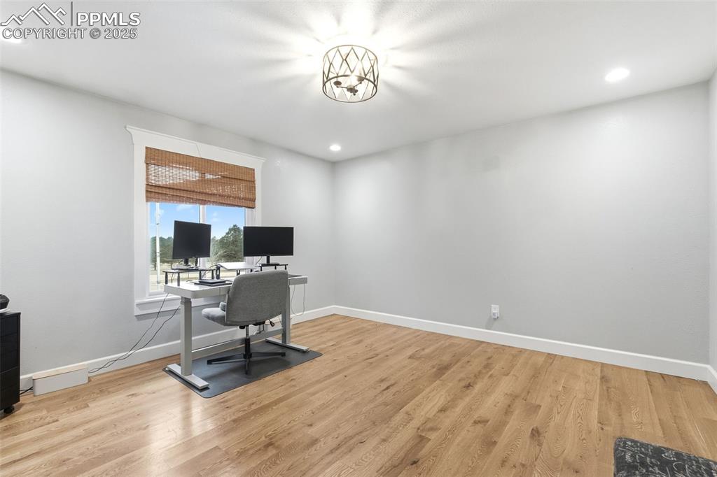 Image 15 of 43: Office