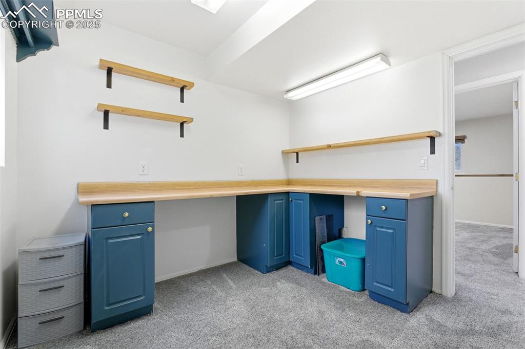 Image 32 of 43: Office