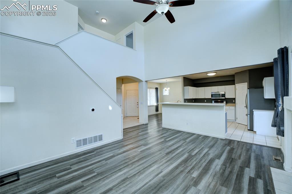 Image 4 of 22: Living Room