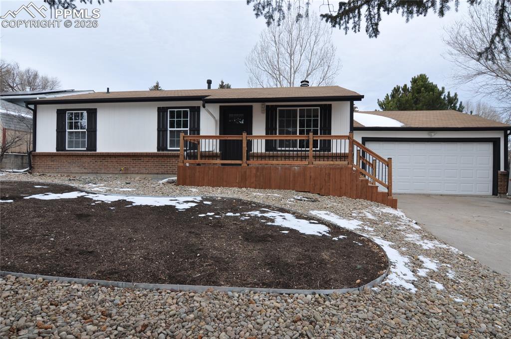 Image 4 of 32: Front of Structure