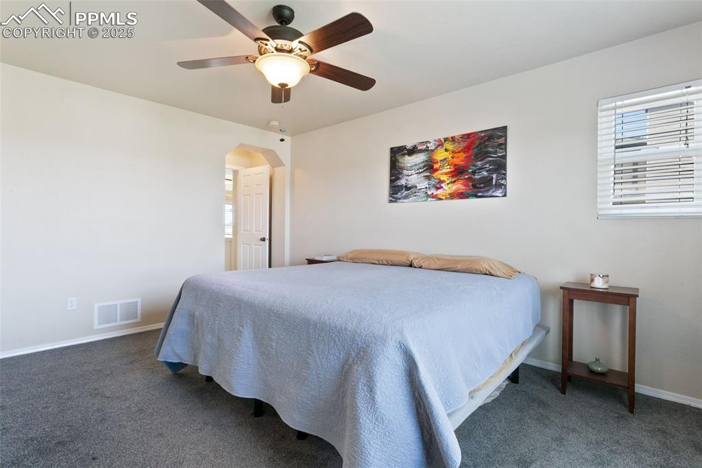 Image 15 of 29: Main bedroom
