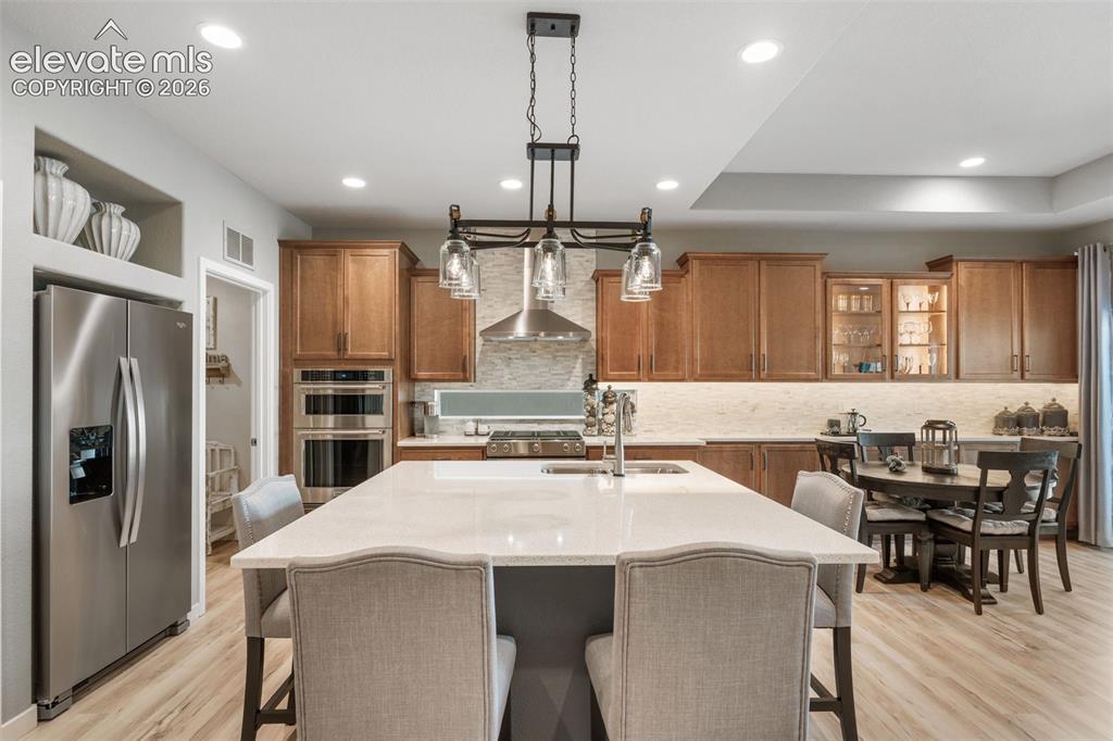 Image 15 of 44: Kitchen