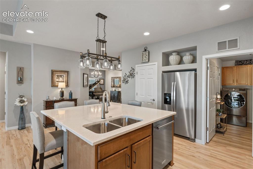 Image 18 of 44: Kitchen