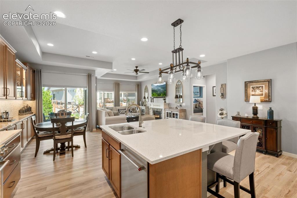 Image 19 of 44: Kitchen