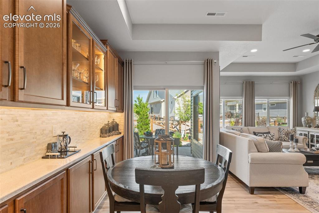 Image 22 of 44: Dining Area
