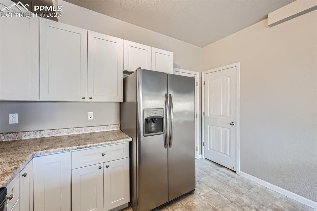 Image 11 of 28: Kitchen