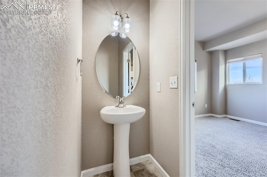 Image 13 of 28: Bathroom