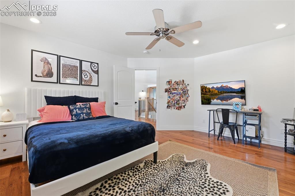 Image 42 of 50: Bedroom