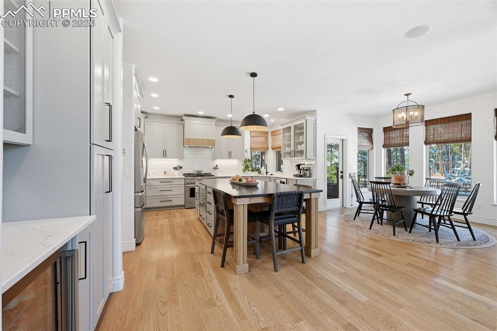 Image 6 of 50: Kitchen