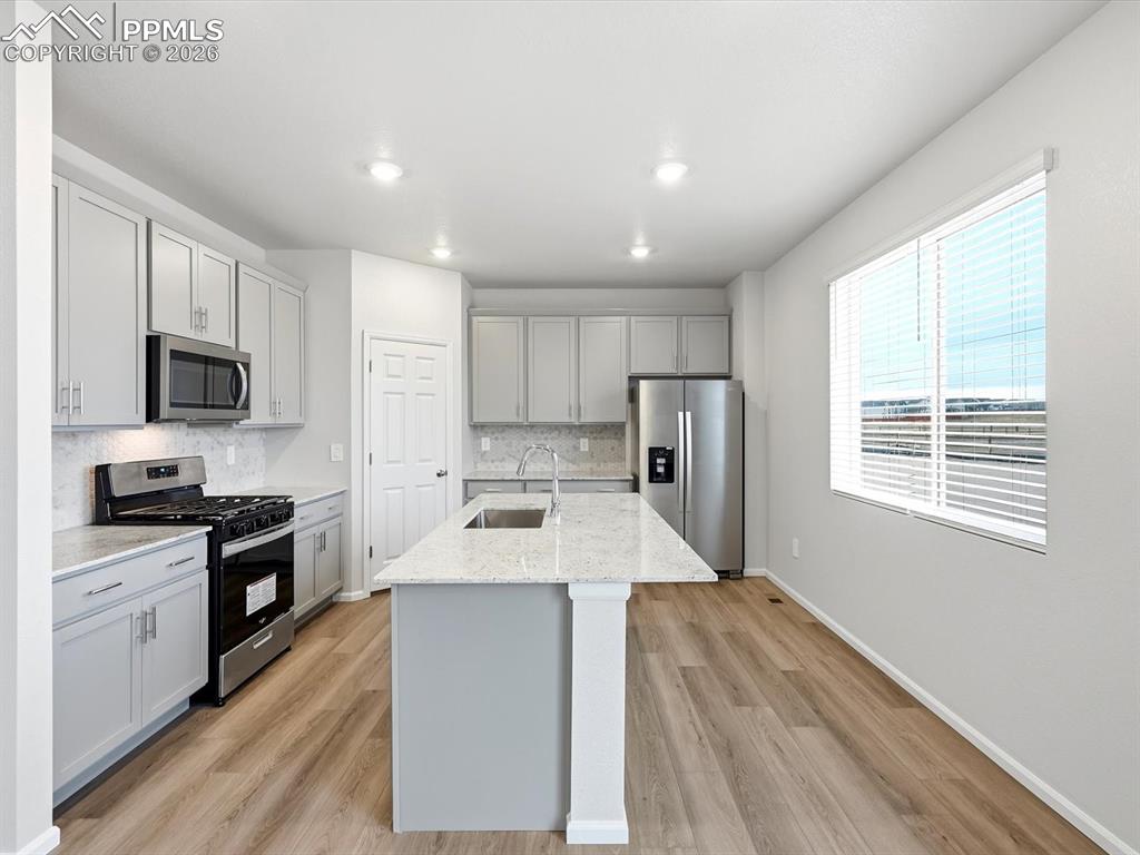 Image 16 of 30: Kitchen