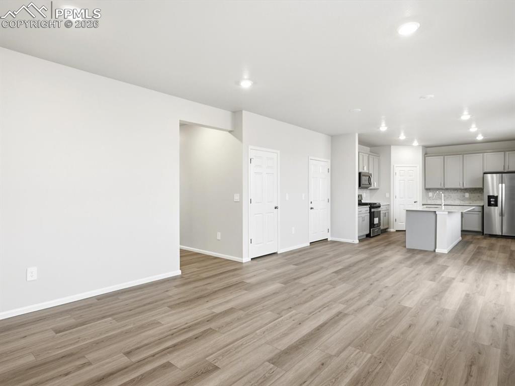 Image 20 of 30: Living Room