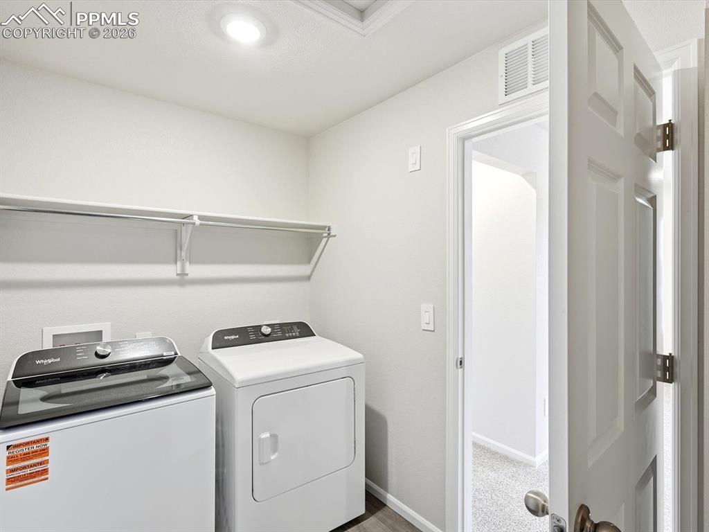 Image 23 of 30: Laundry