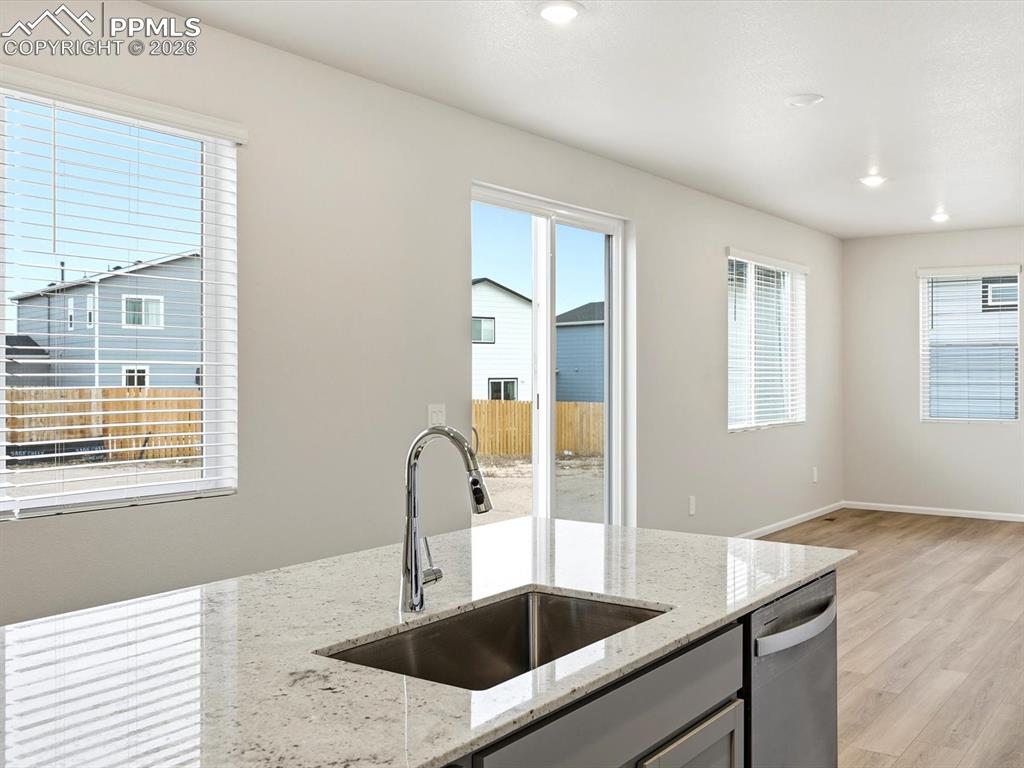 Image 24 of 30: Kitchen